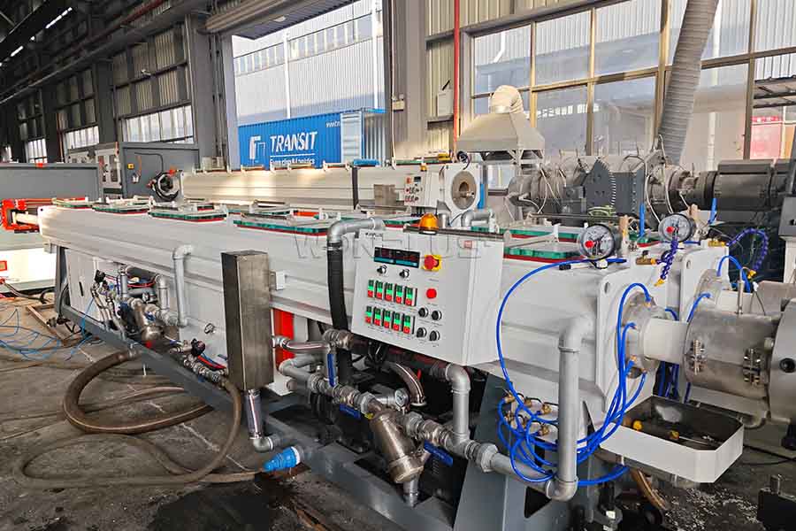 Повысьте эффективность с помощью линии экструзии ПВХ-труб с двумя выходами WONPLUS.